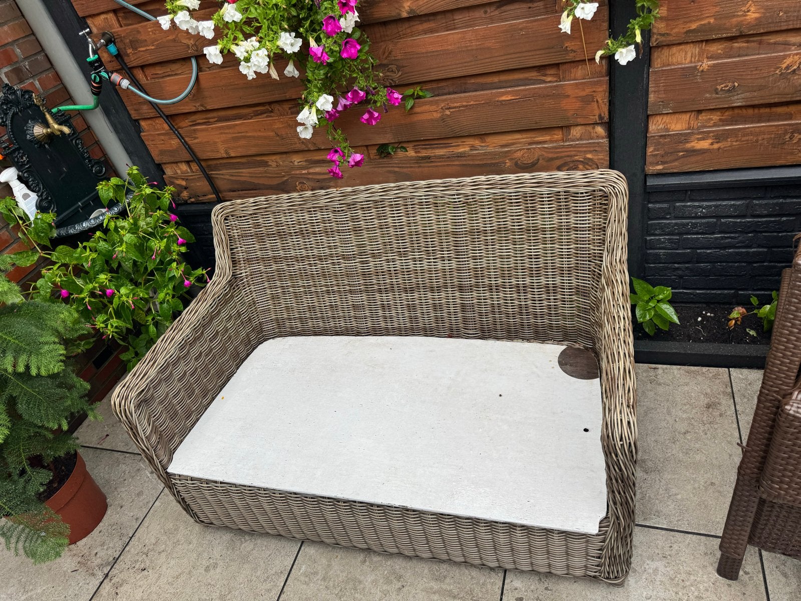 Wicker tuinbank zonder kussen + 2 stoelen - gebruikt, Tuin en Terras, Tuinbanken, Ophalen of Verzenden, Gebruikt, Wicker