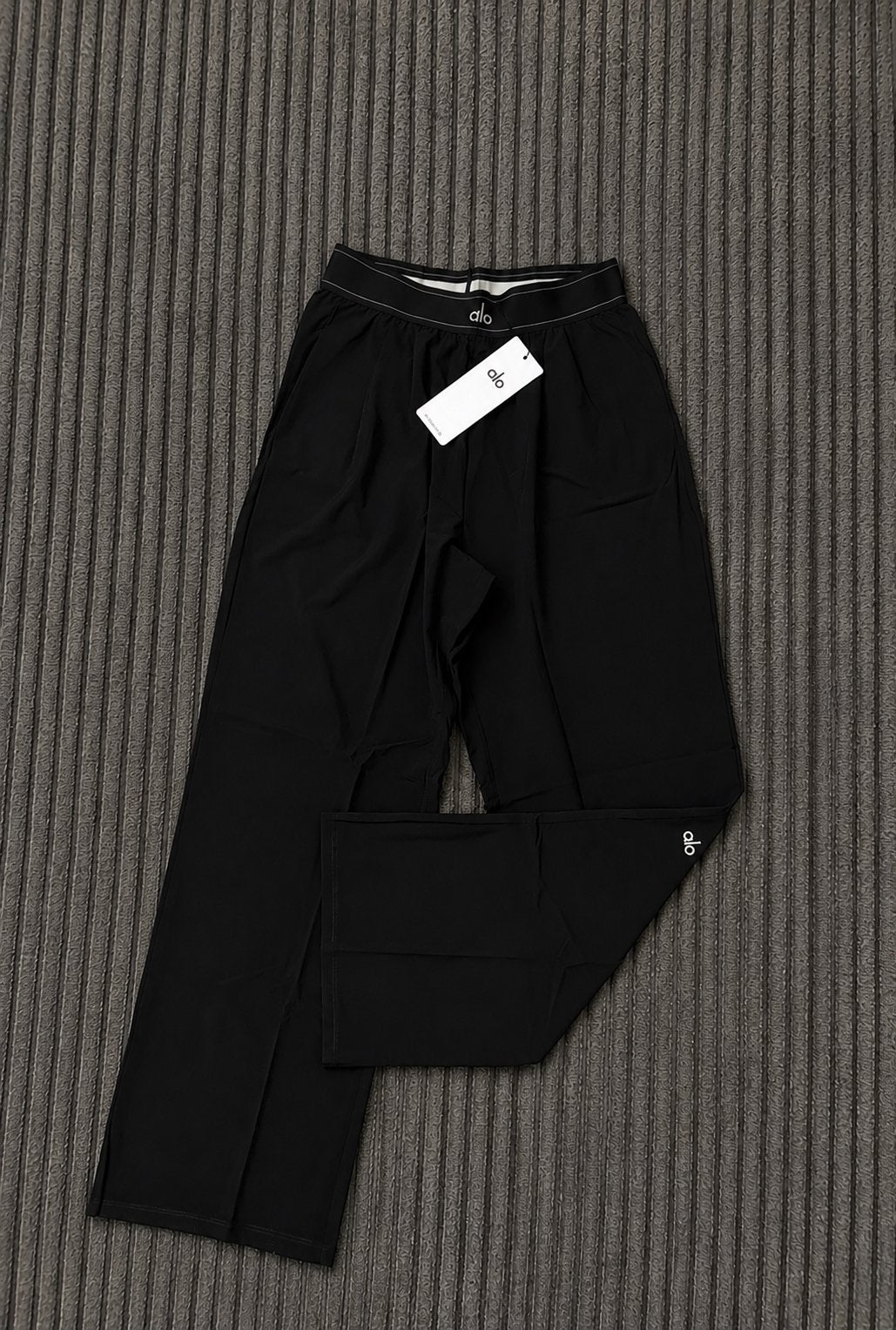 Nieuwe Alo Yoga wide leg broek met label - Maat S, Zwart, Nieuw, Ophalen of Verzenden, Maat 36 (S)
