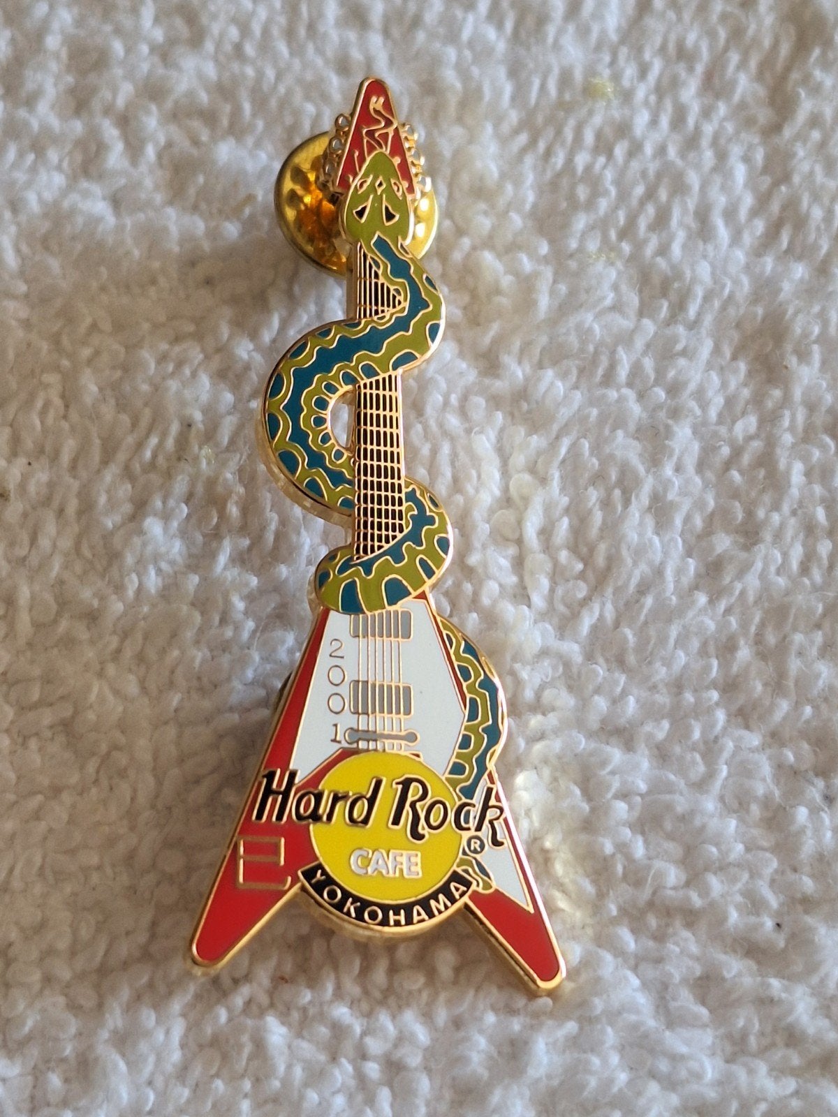 Hard Rock Cafe : YOKOHAMA, JAPAN. Unieke,Emaille Gitaar Pin, Verzenden, Zo goed als nieuw, Merk, Speldje of Pin