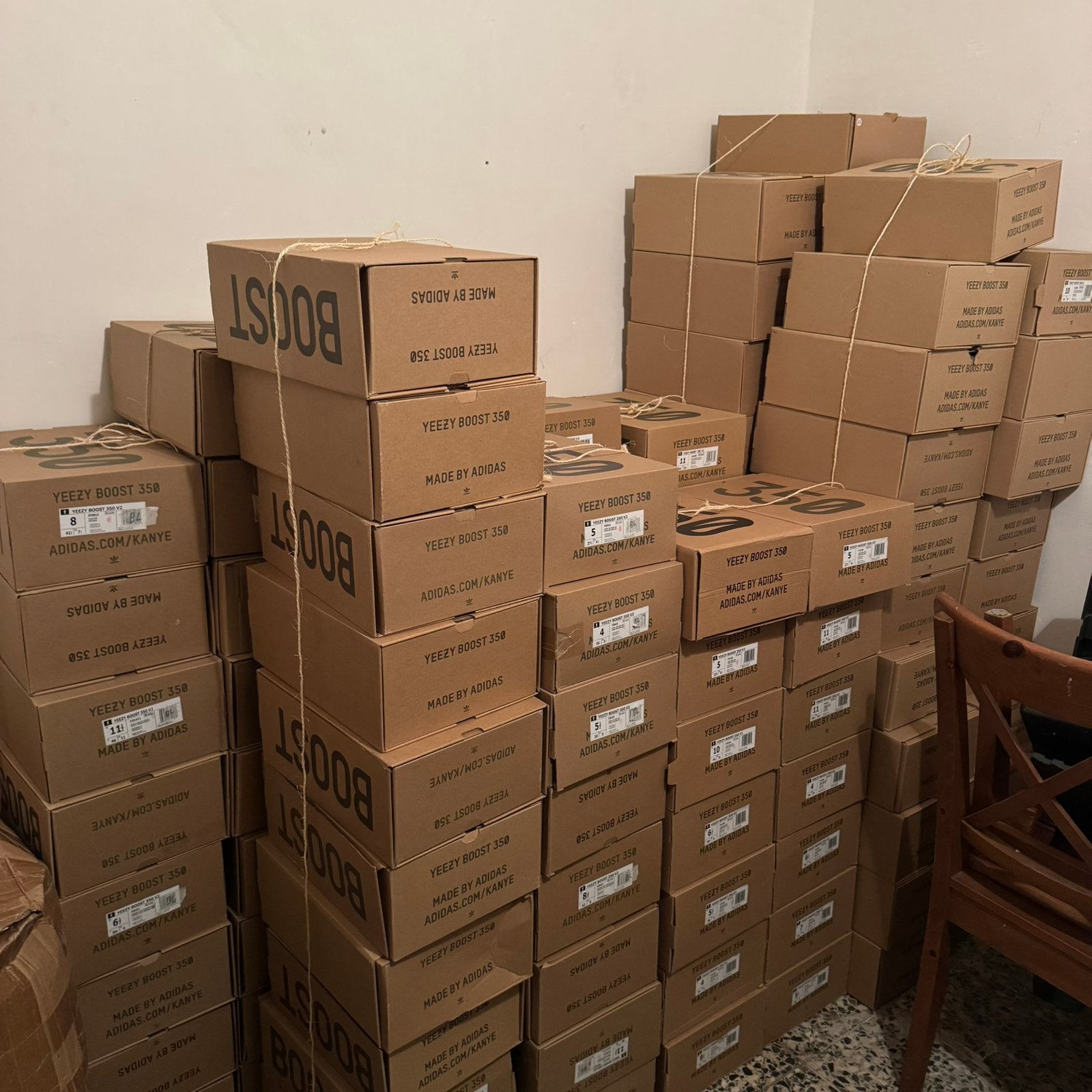100 paar nieuwe en ongedragen sportschoenen, Kleding | Heren, Schoenen, Ophalen of Verzenden, Nieuw, Overige kleuren