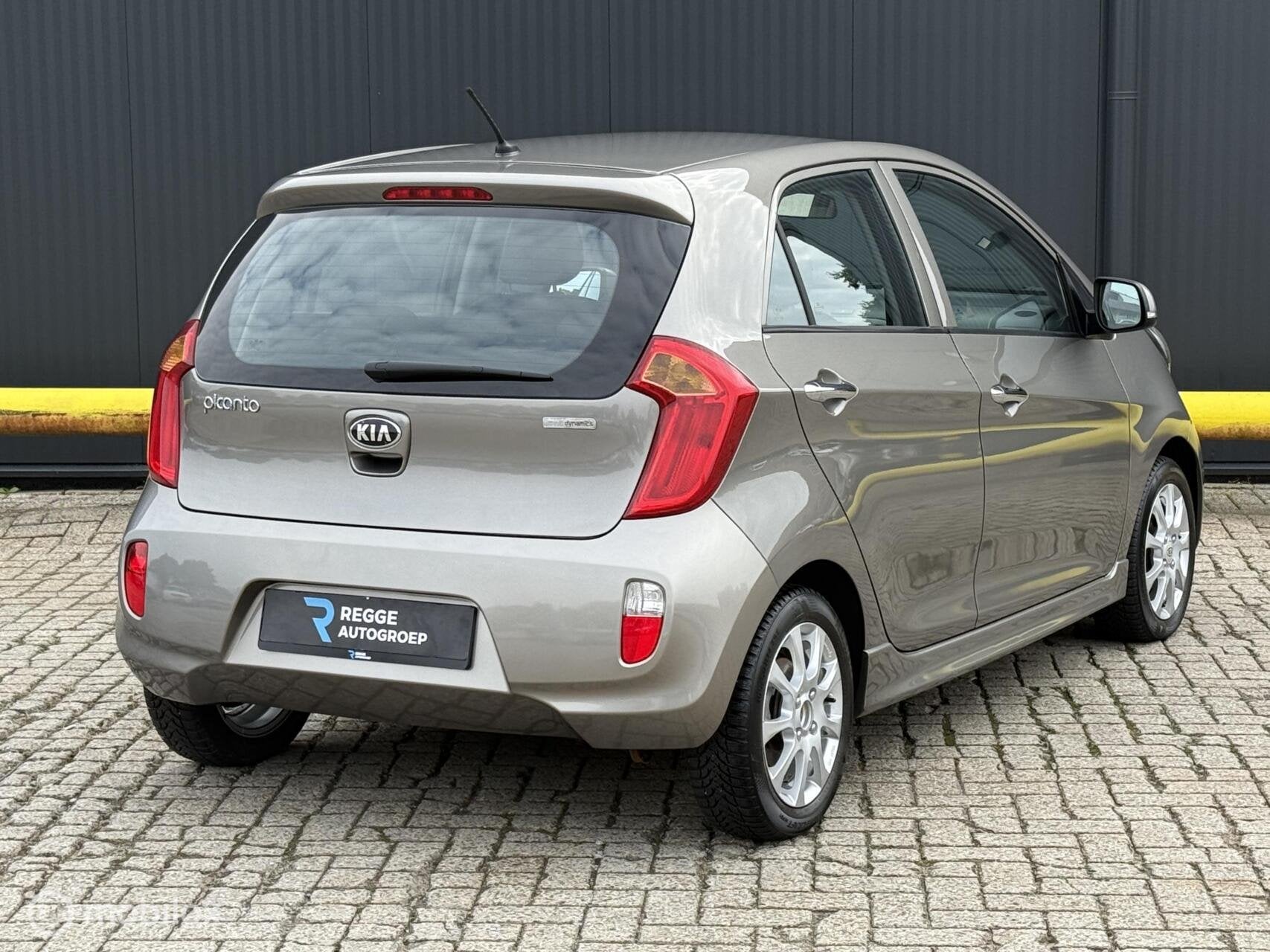Kia Picanto 1.2 CVVT BusinessLine STOELVERWARMING, Voorwielaandrijving, Gebruikt, 4 cilinders, Bruin