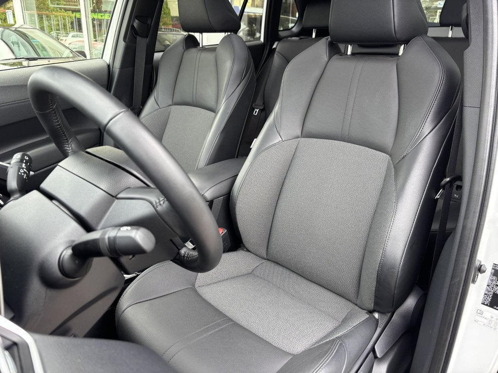 Toyota Corolla Cross Hybrid 1.8 Style + Premium Pack II | Pa, Auto's, Toyota, Gebruikt, 4 cilinders, Leder en Stof, Wit