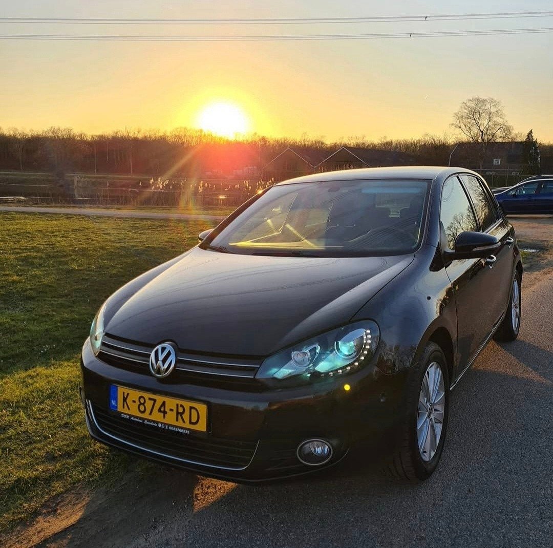 Volkswagen Golf 1.4 2011 Zwart (Schade verleden), LED verlichting, Stof, 4 cilinders, Handgeschakeld