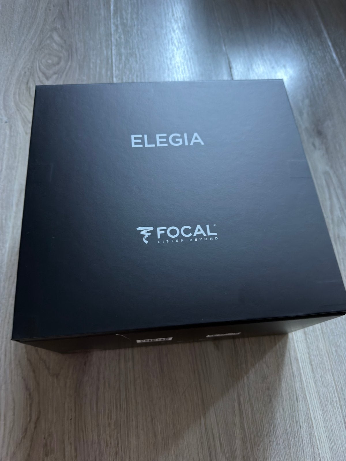 Focal Elegia – Closed-Back Headphones with Dekoni Elite, Ophalen of Verzenden, Zo goed als nieuw, Zwart, Draagtas/etui
