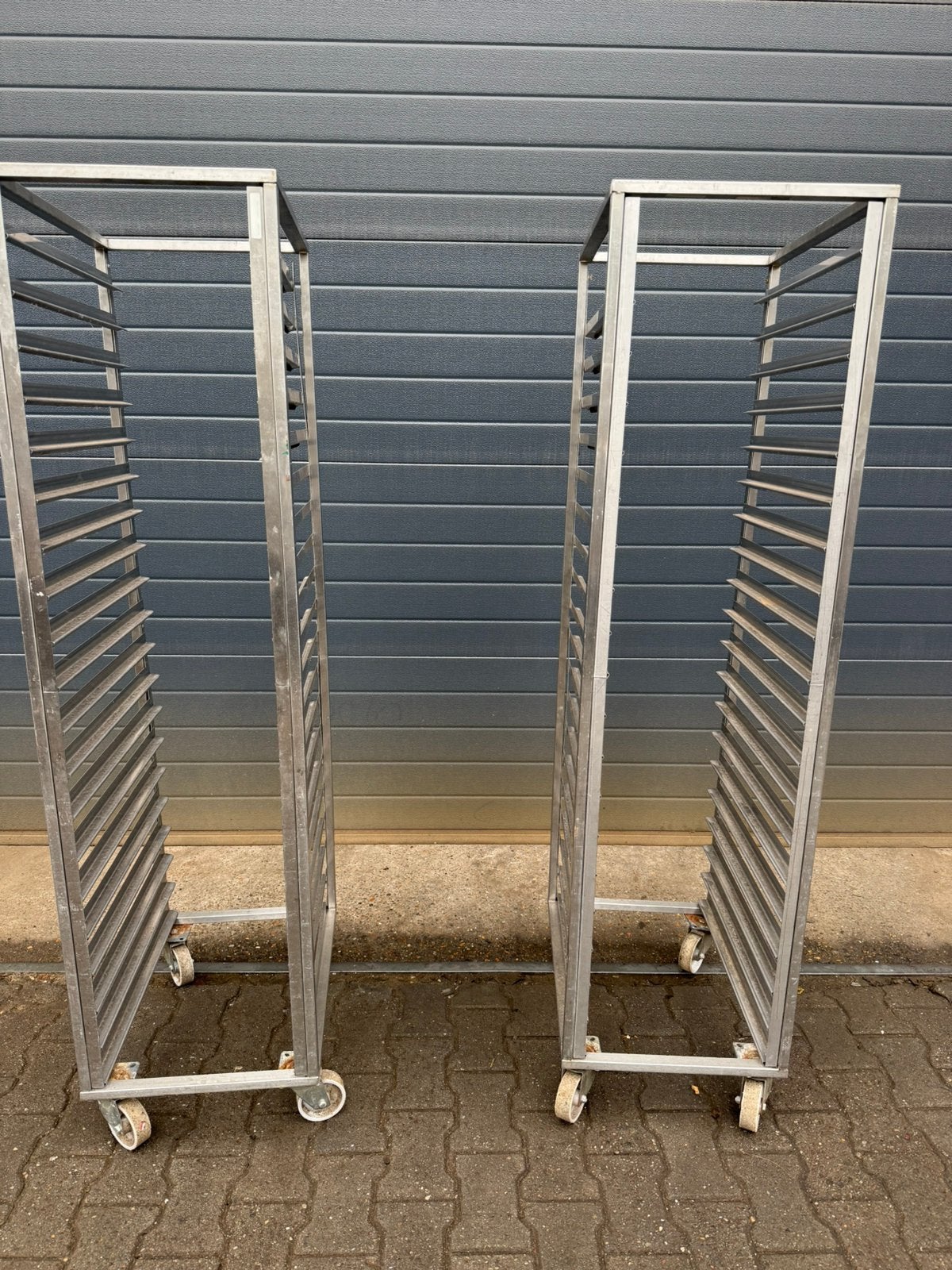 2x RVS platenwagen / regaalwagen op wielen-horeca/bakkerij, Ophalen