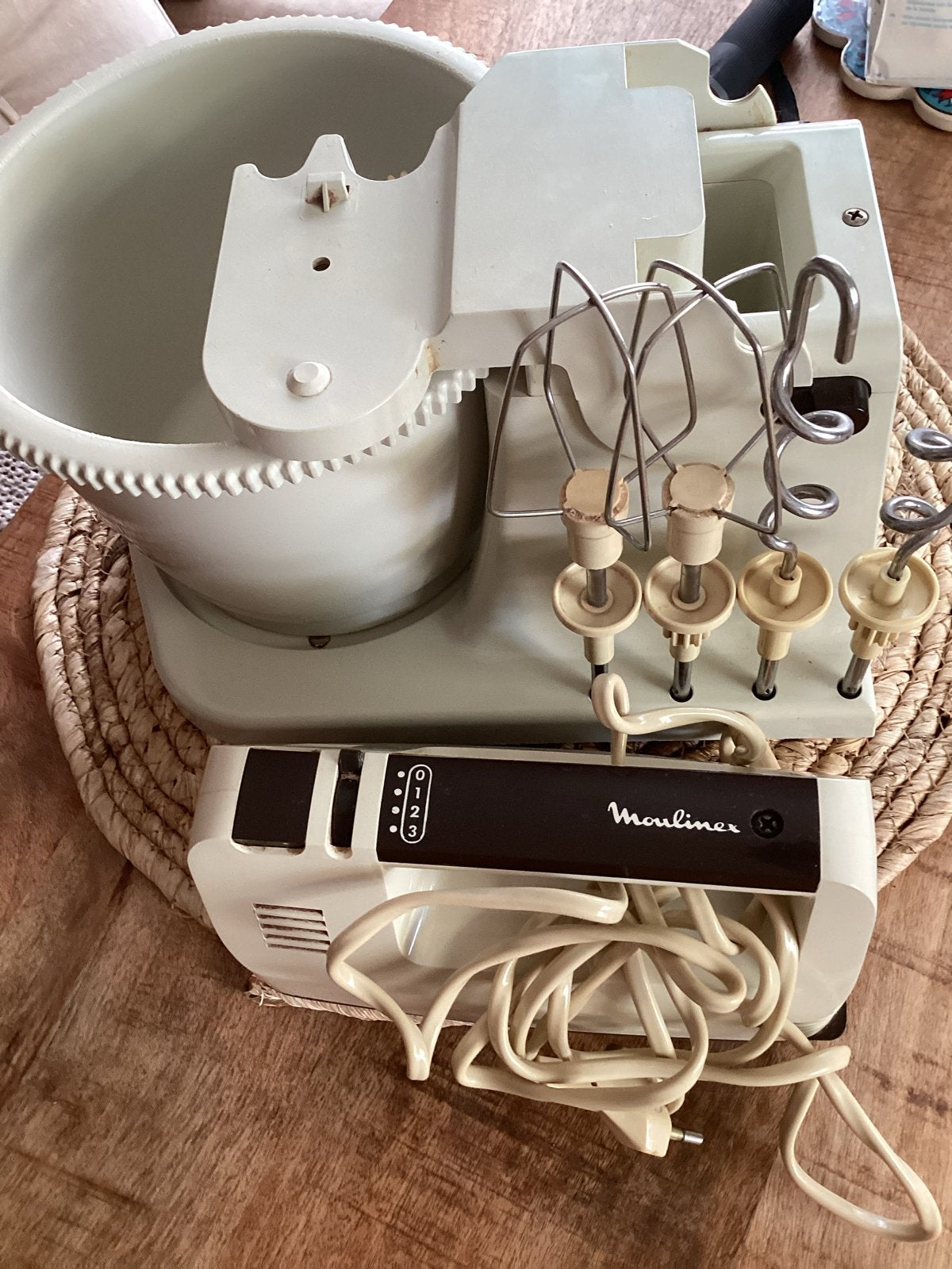 Moulinex Vintage Mixer met Draaiende Kom - Topconditie, Witgoed en Apparatuur, 2 tot 3 liter, Ophalen of Verzenden, Zo goed als nieuw