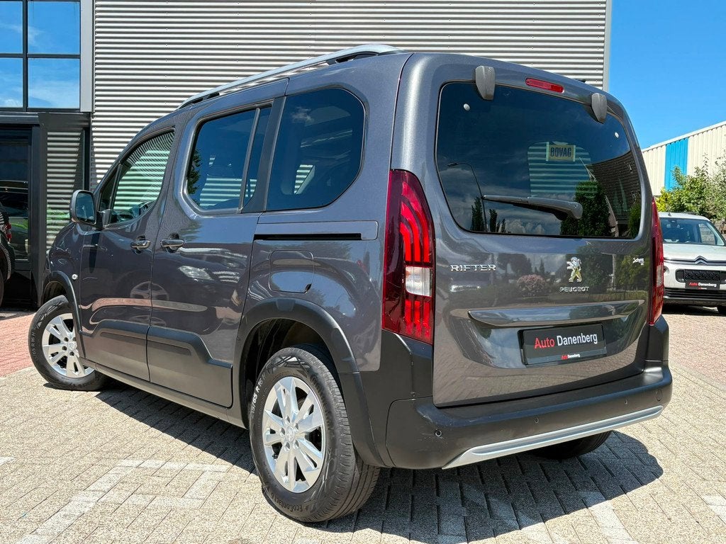 Peugeot Rifter 1.2 Puretech Allure PANO, NIEUWE-DISTRIBUTIE,, Voorwielaandrijving, Zwart, 1199 cc, Origineel Nederlands