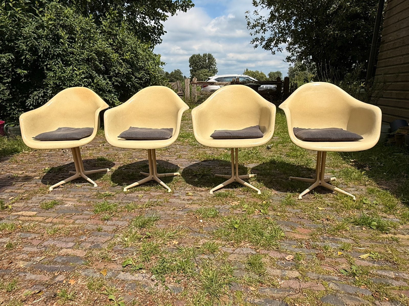 Set van 4 vintage Eames RE DAL Fiberglass stoelen, Ophalen