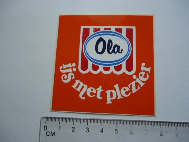 sticker oud OLA IJS met plezier logo plastic jaren 70 80, Verzamelen, Stickers, Verzenden, Zo goed als nieuw, Bedrijf of Vereniging