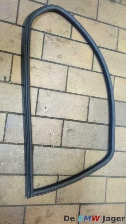 Raamrubber rechts achter BMW 3-serie E46 Compact 8250407, Auto-onderdelen, Gebruikt, Ophalen of Verzenden, BMW, BMW