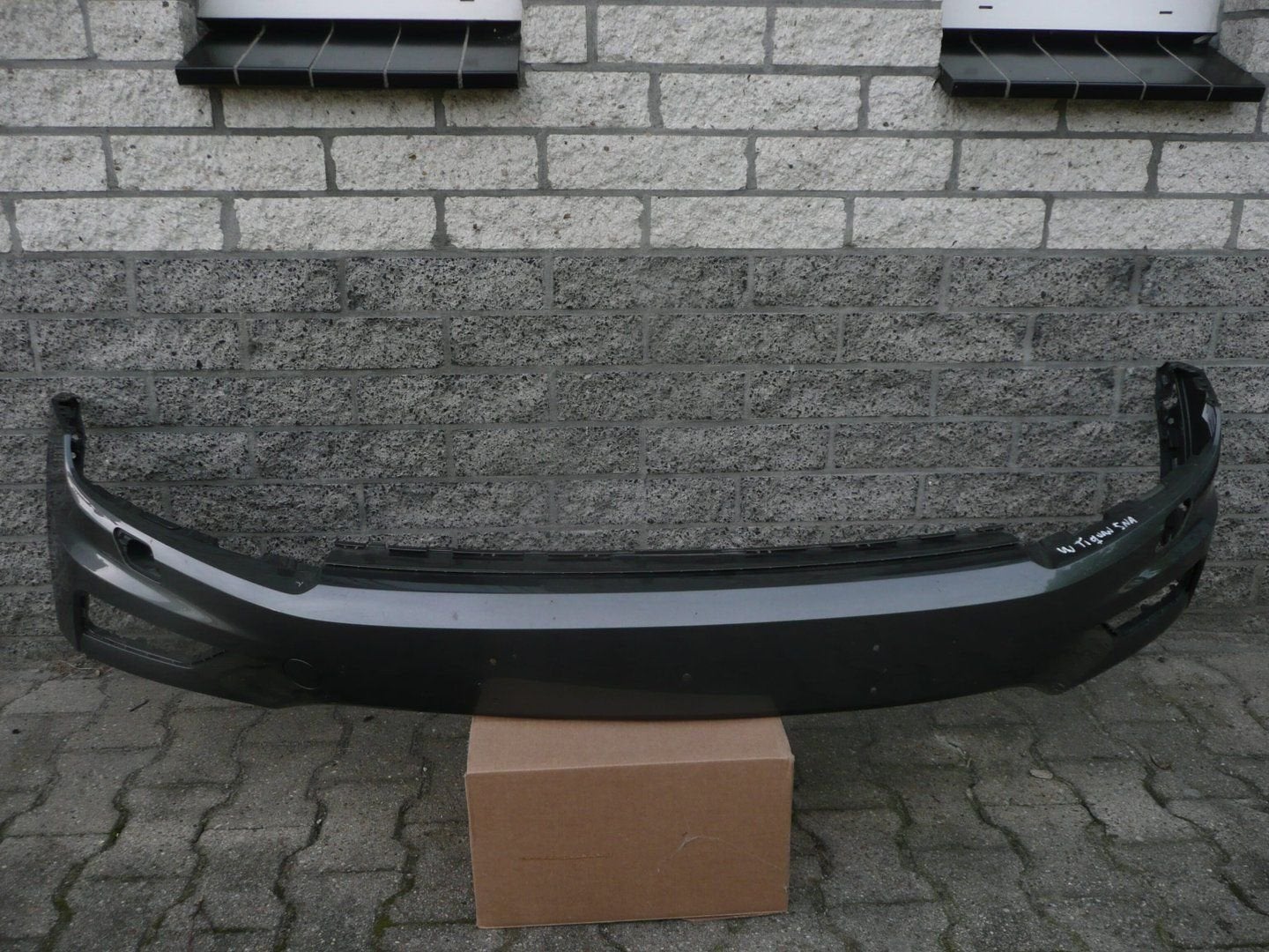 Volkswagen Tiguan 5NA807221 Voorbumper Koplampsproeiergaten, Gebruikt, -, -, Ophalen of Verzenden