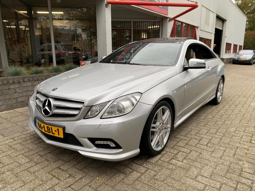 Mercedes-Benz E-klasse Coupé 250 CGI AMG - Pano - Leer - Xe, Auto's, Mercedes-Benz, Euro 5, Achterwielaandrijving, Beige, 4 cilinders