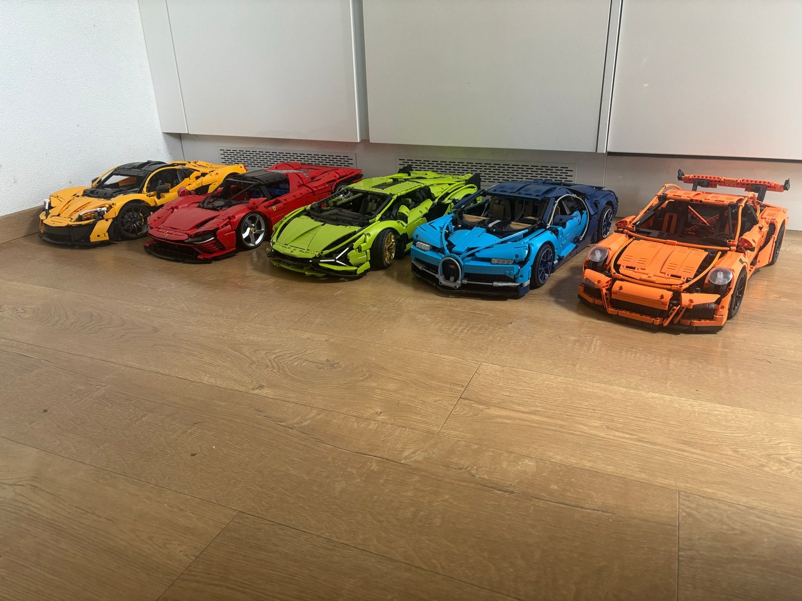 5 Lego technic Auto’s - inclusief muurhouders, Ophalen, Compleet, Lego, Nieuw