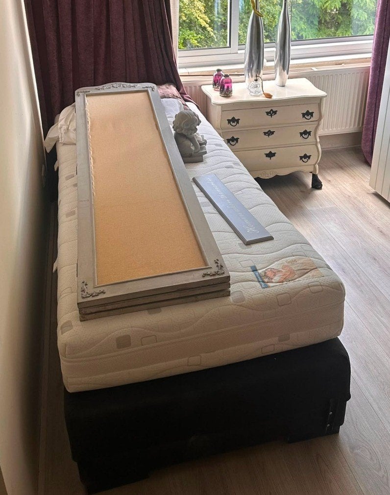 Gratis onderstel bed – Goede staat, af te halen, Huis en Inrichting, Slaapkamer | Bedden, Ophalen, Zo goed als nieuw, Eenpersoons
