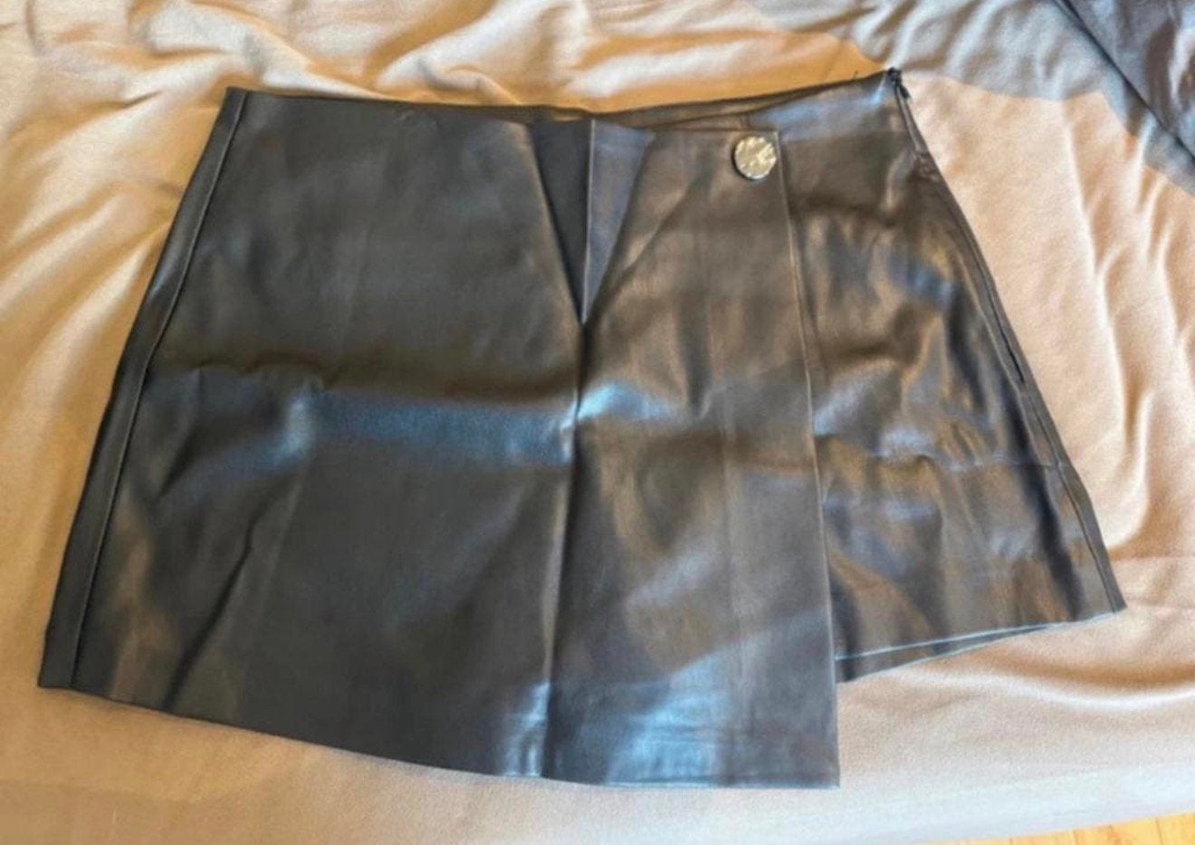 Kiabi broekrokje zwart leer 40 short, Kleding | Dames, Rokken, Zwart, Zo goed als nieuw, Boven de knie, Ophalen