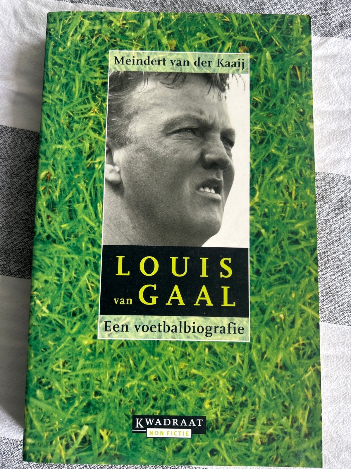 Louis van Gaal: Een voetbalbiografie - Meindert van der Kaai, Ophalen of Verzenden, Zo goed als nieuw, Balsport
