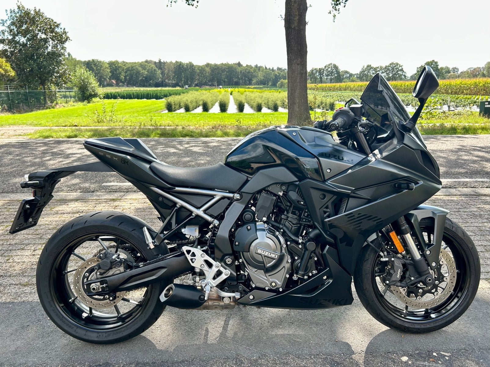 NIEUWSTAAT SUZUKI GSX 8R / 2024 / 8000KM / ONDERHOUD✅, Motoren, ABS, Gebruikt, Super Sport, Particulier