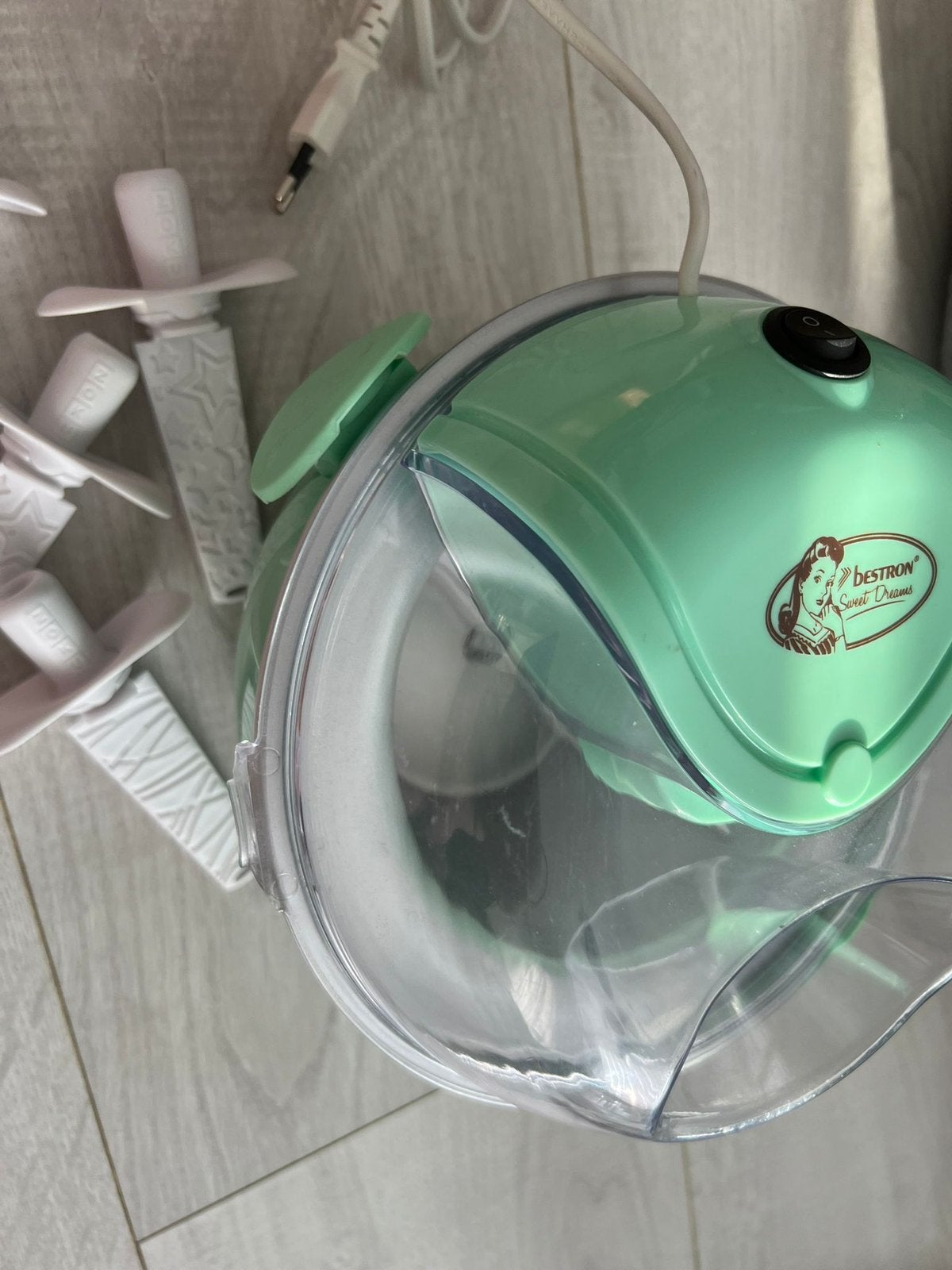 Ijsmachine + zoku sticks, Ophalen of Verzenden, Zo goed als nieuw, Blender