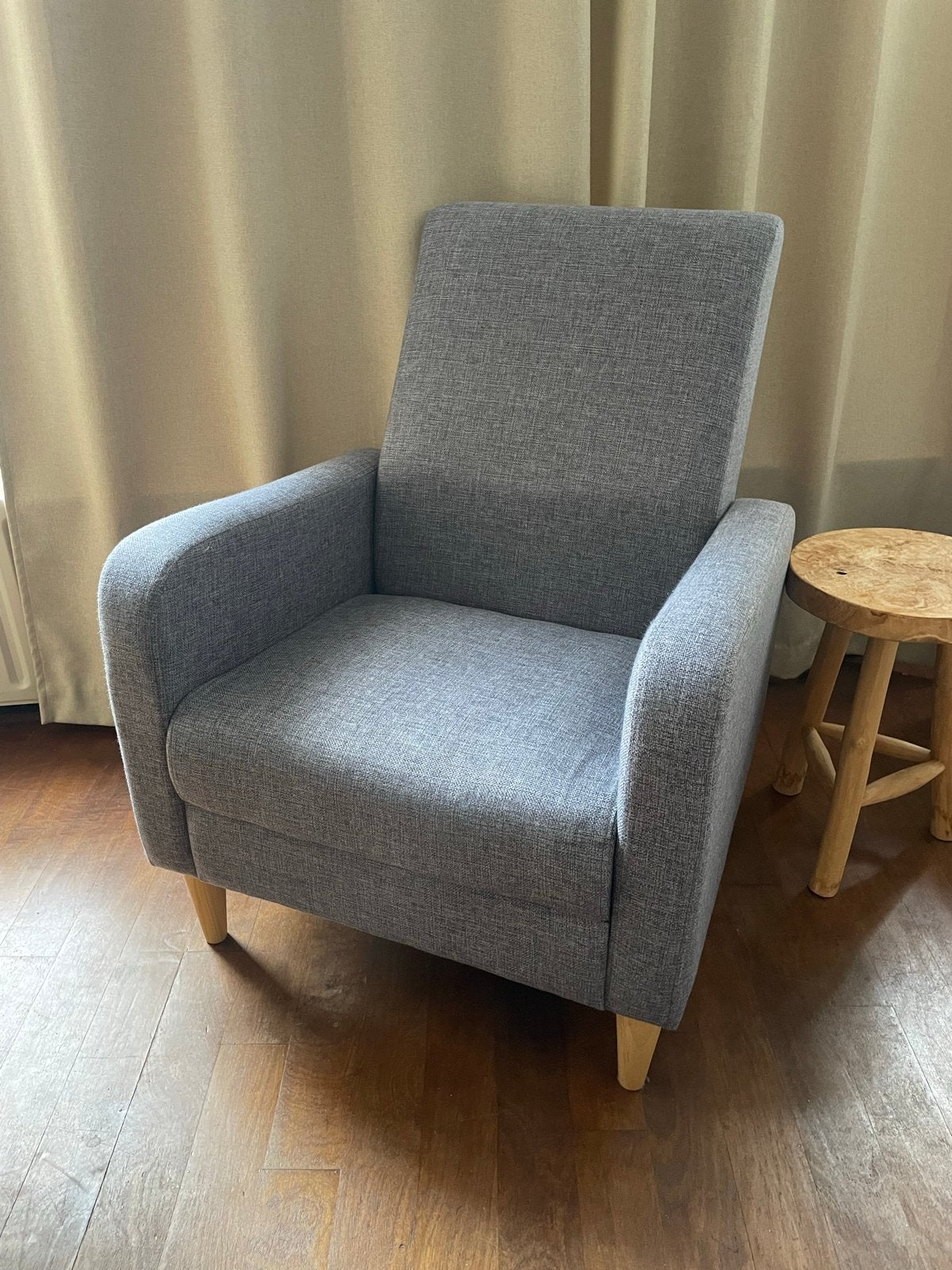 Grijze fauteuil - Zo goed als nieuw - Jysk, Huis en Inrichting, Ophalen, Zo goed als nieuw, Stof