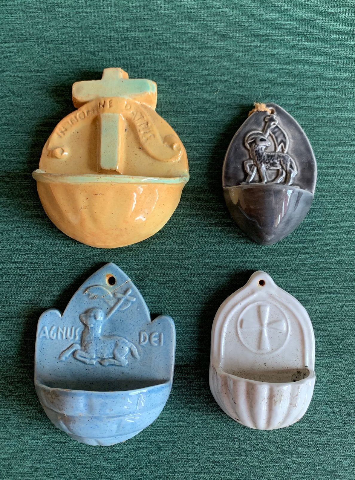 Vintage wijwater bakjes, houders van keramiek / aardewerk, Ophalen of Verzenden
