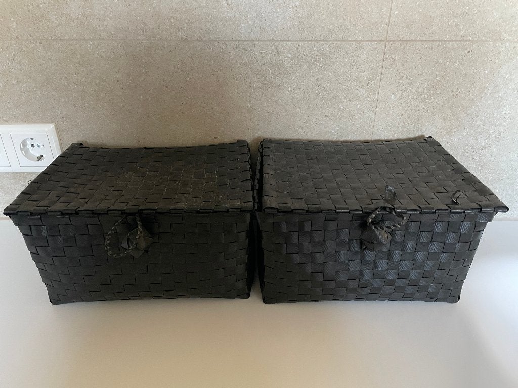 2 zwarte mandjes, Ophalen of Verzenden, Rechthoekig, Riet