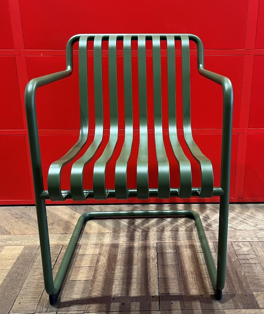 PALISSADE CANTILEVER DINING ARMCHAIR - HAY HOUSE AMSTERDAM, Huis en Inrichting, Stoelen, Ophalen, Overige kleuren, Zo goed als nieuw