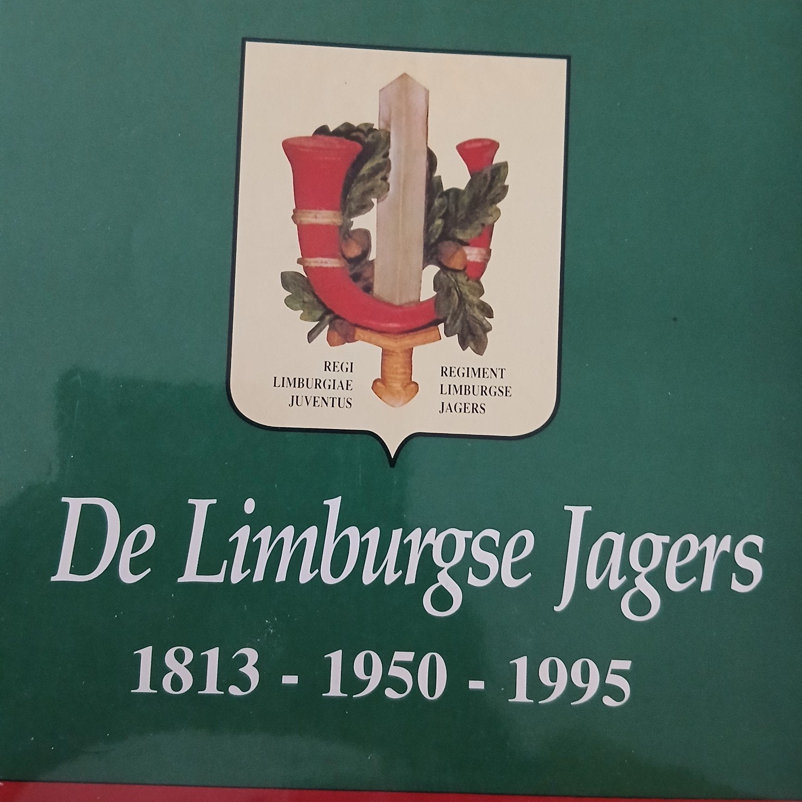 Limburgse Jagers 1813-1950-1995 Militair Geschiedenisboe, Ophalen, 20e eeuw of later, Zo goed als nieuw, E Leeuw