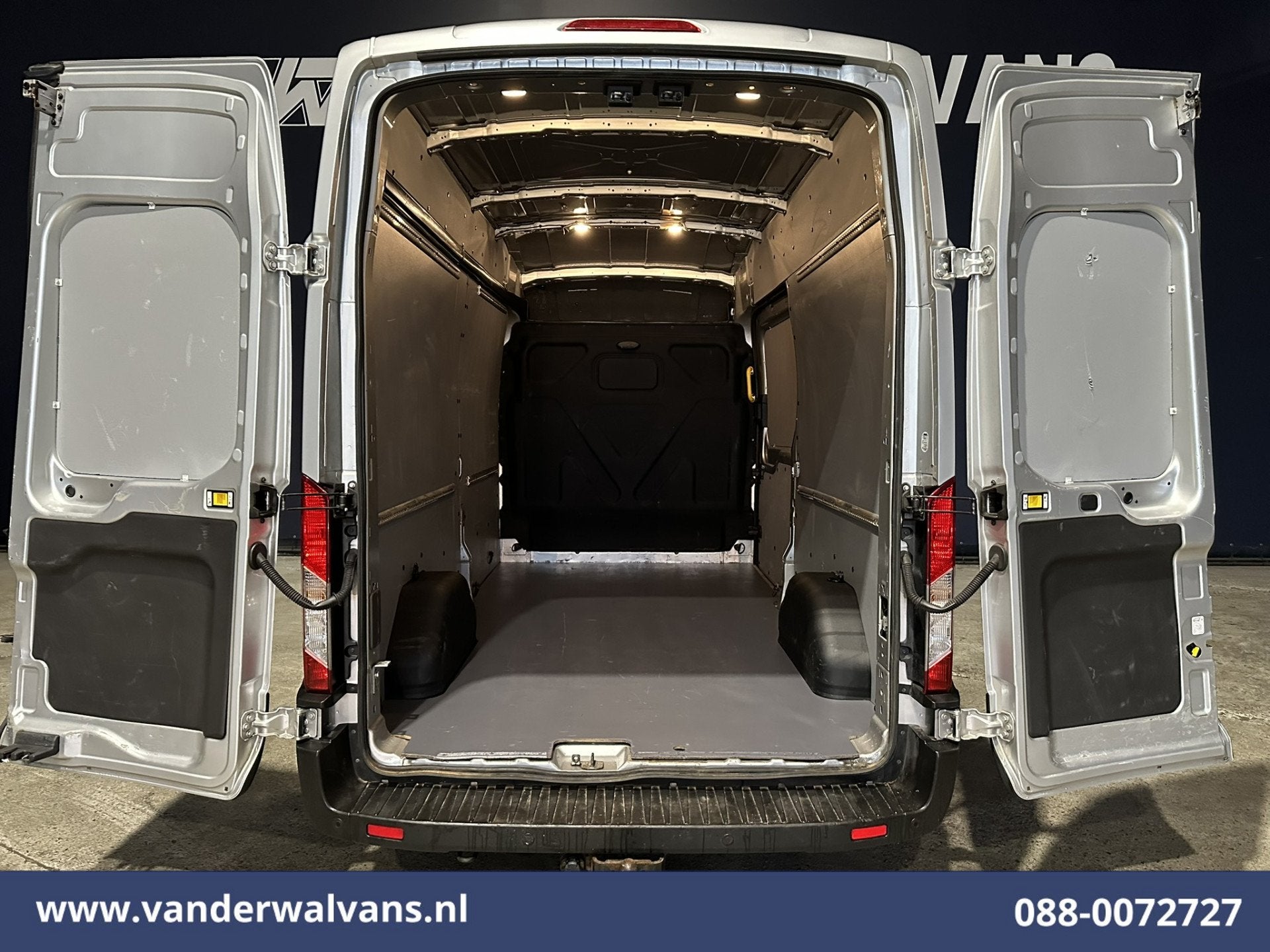 Ford Transit 2.0 TDCI 170pk L3H3 Euro6 Airco | Navigatie | 2, Auto's, Voorwielaandrijving, Dealer onderhouden, Stof, 4 cilinders