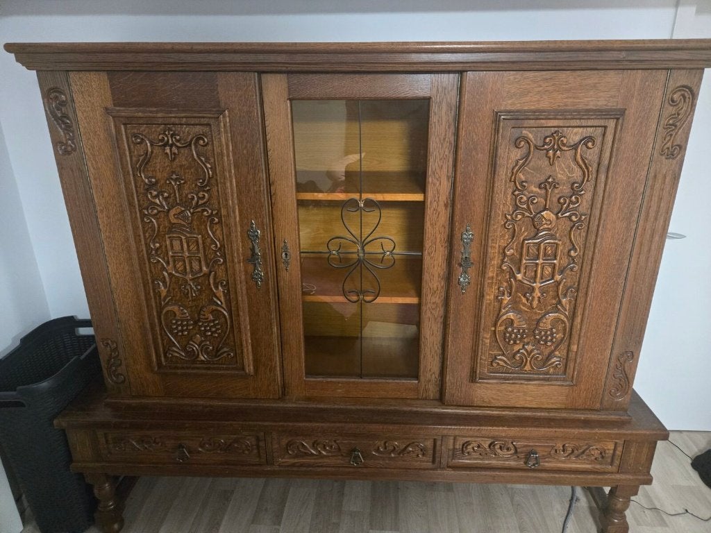 Eiken buffetkast oud-Hollands / carved oak cabinet, Ophalen, Glas, Gebruikt, Met deur(en)