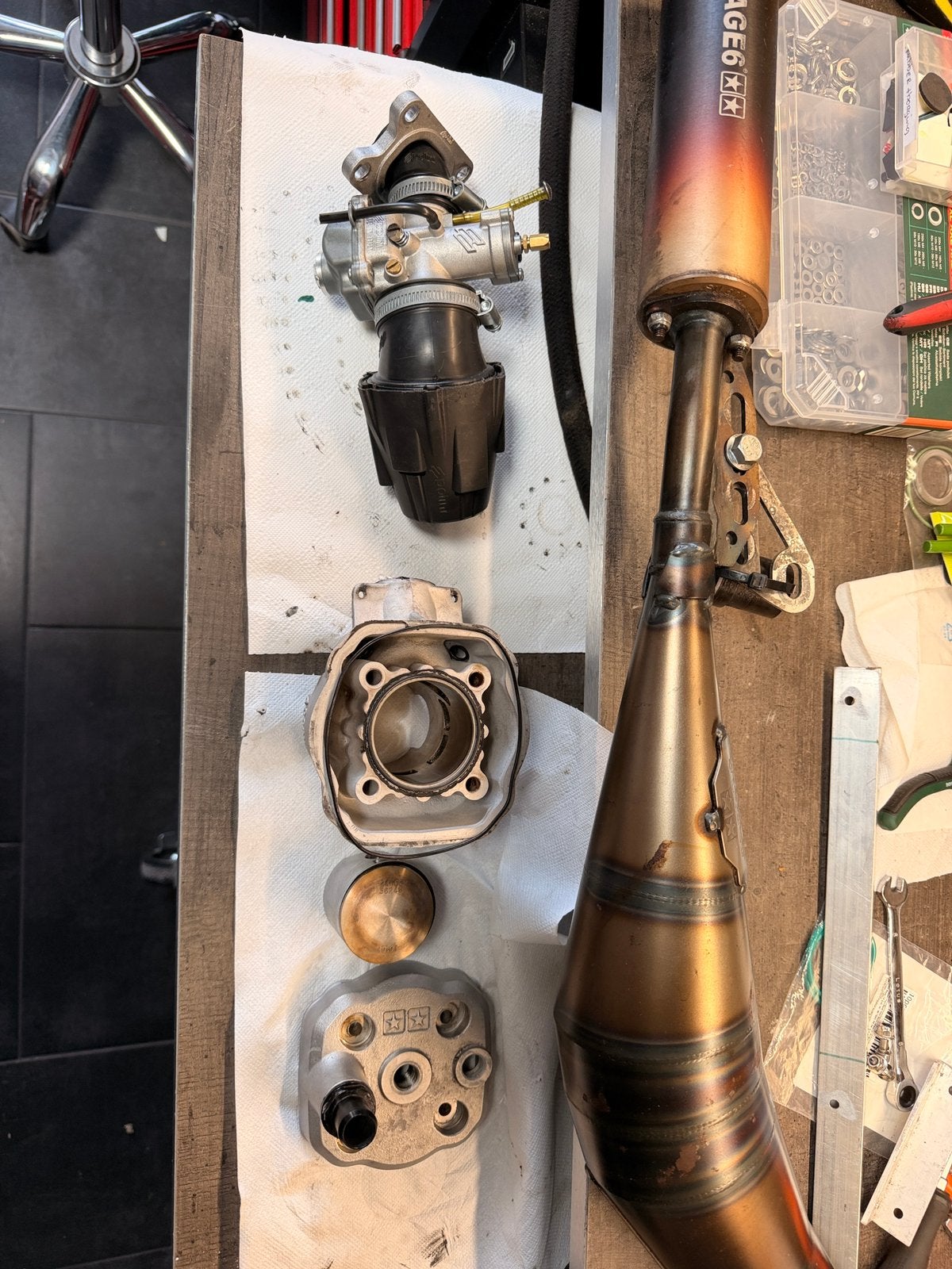 Stage 6 77cc opvoerkit voor am6 - praktisch Nieuw!!!, Fietsen en Brommers, Brommers | Tuning en Styling, Ophalen of Verzenden