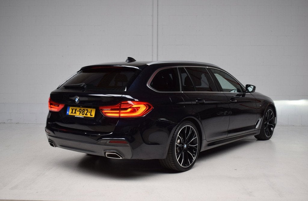 BMW 5-serie Touring 520i 184PK AUT8 M-SPORT ORG.NED / PANORA, Automaat, 1998 cc, Achterwielaandrijving, Euro 6