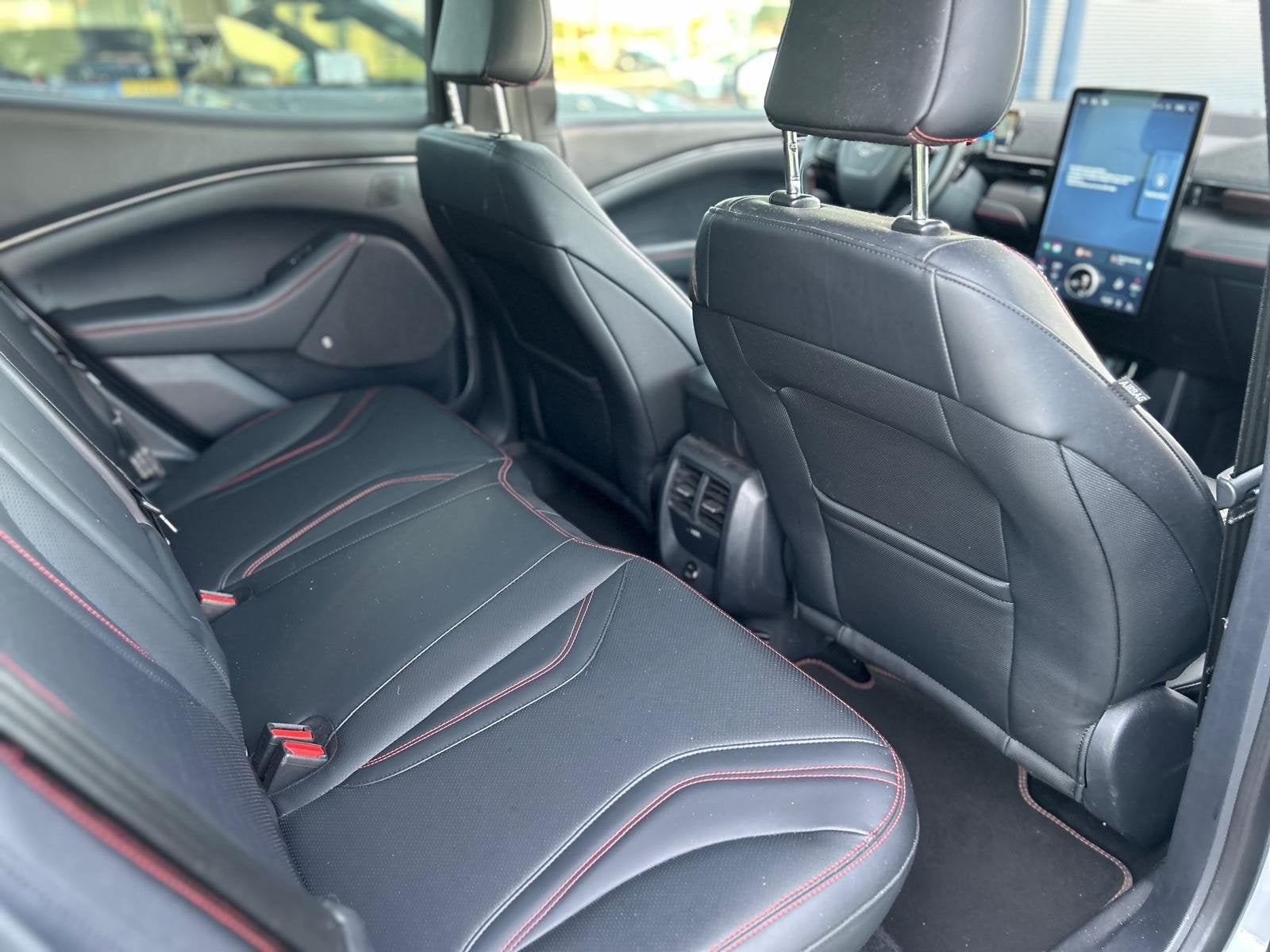Ford Mustang Mach-E AWD 75 kWh |NAP|BTW|Pano|Bang&Olufsen, Auto's, Automaat, Gebruikt, 750 kg, Verwarmde buitenspiegels