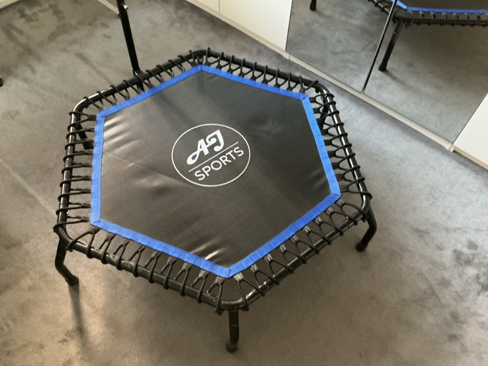 AJ Sports Mini Trampoline met Handvat - Zwart/Blauw, Ophalen, Zo goed als nieuw