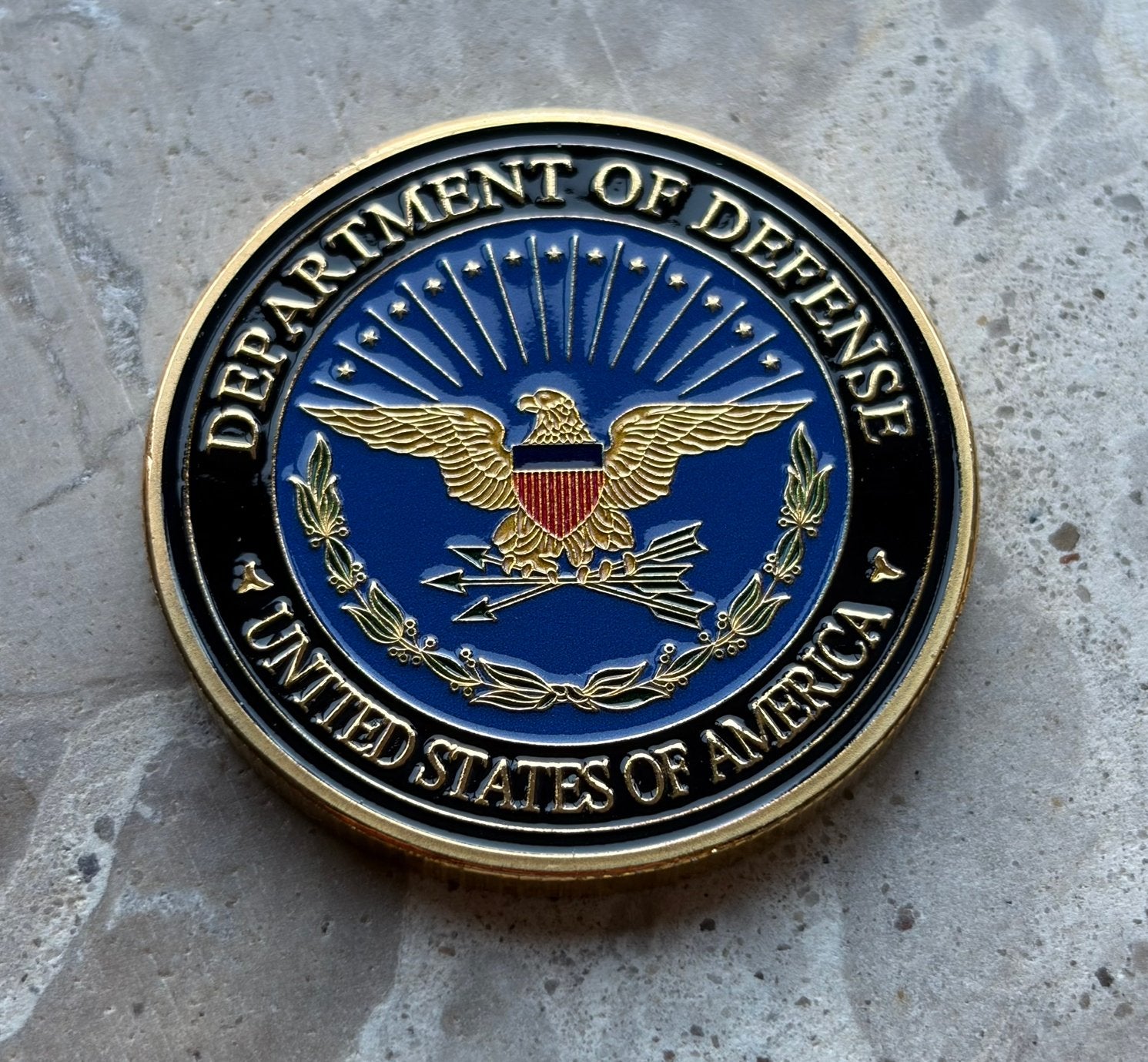 United States department of defense coin, Verzamelen, Militaria | Algemeen, Ophalen, Landmacht, Nederland, Embleem of Badge