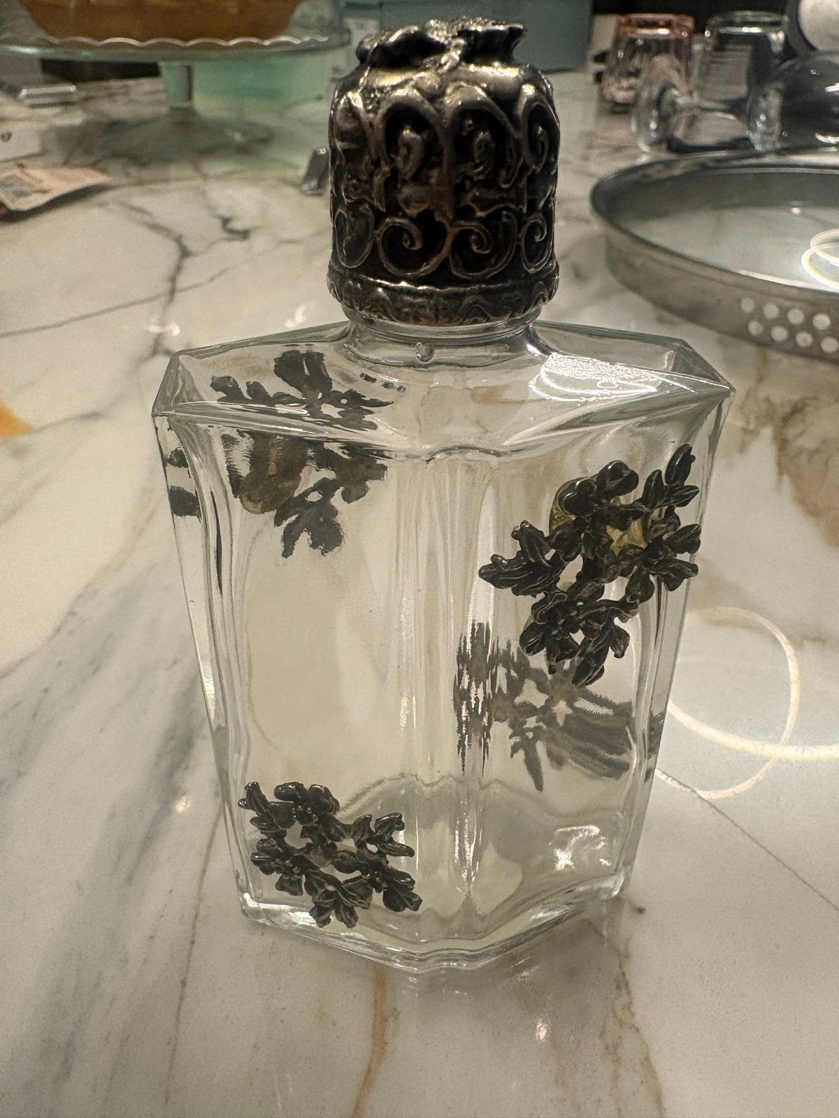 Sierlijke glazen fles met zilveren bloemdecoratie, Ophalen of Verzenden