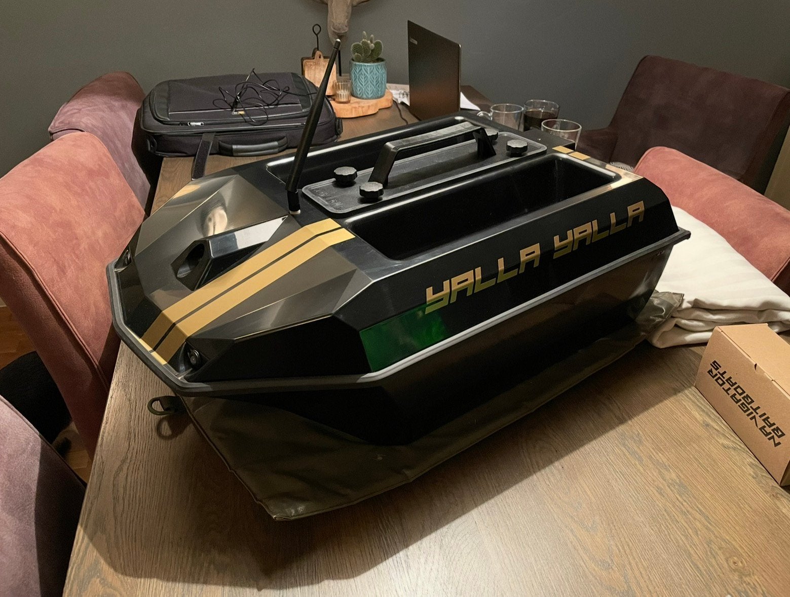 Voerboot Navigator, Watersport en Boten, Hengelsport | Karpervissen, Ophalen, Gebruikt, Overige typen