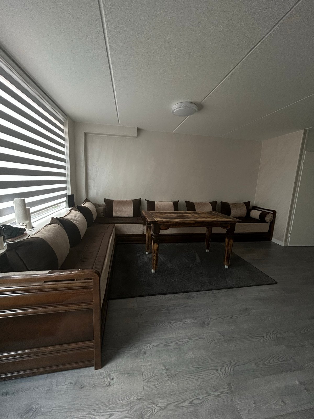 Marokkaanse hoekbank met houten tafel, Ophalen, Gebruikt, Hoekbank, 300 cm of meer