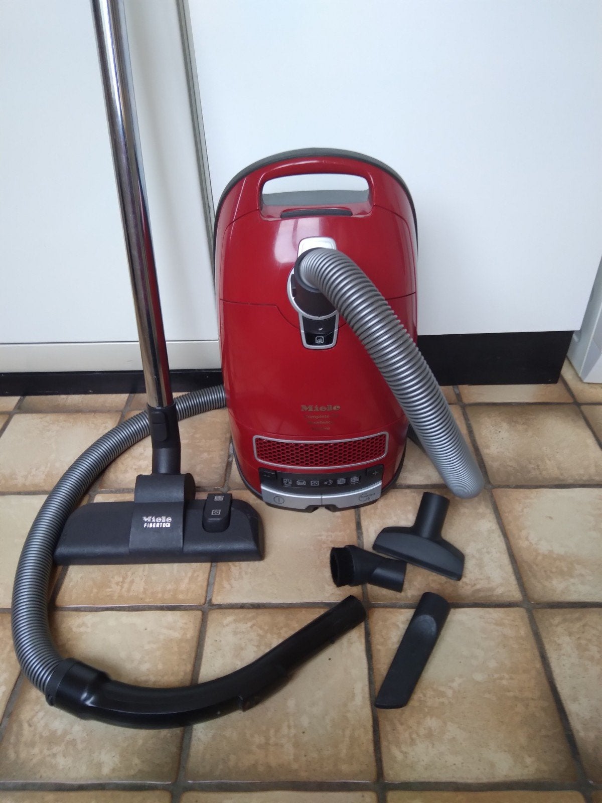 Miele S8 CAT&DOG 300>>>>>2200 Watt, Witgoed en Apparatuur, Gebruikt, Geschikt voor harde vloeren, 2000 watt of meer, Sledestofzuiger