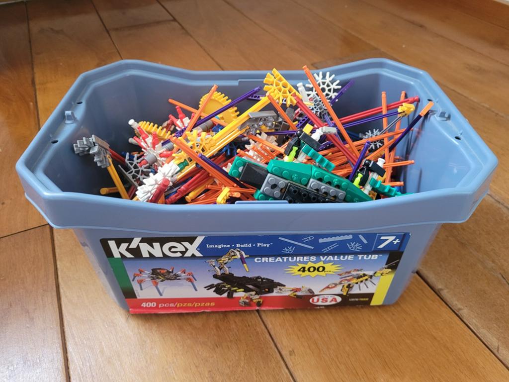 K'nex doos met onderdelen, motor en handleidingen, Ophalen, Gebruikt, K'nex