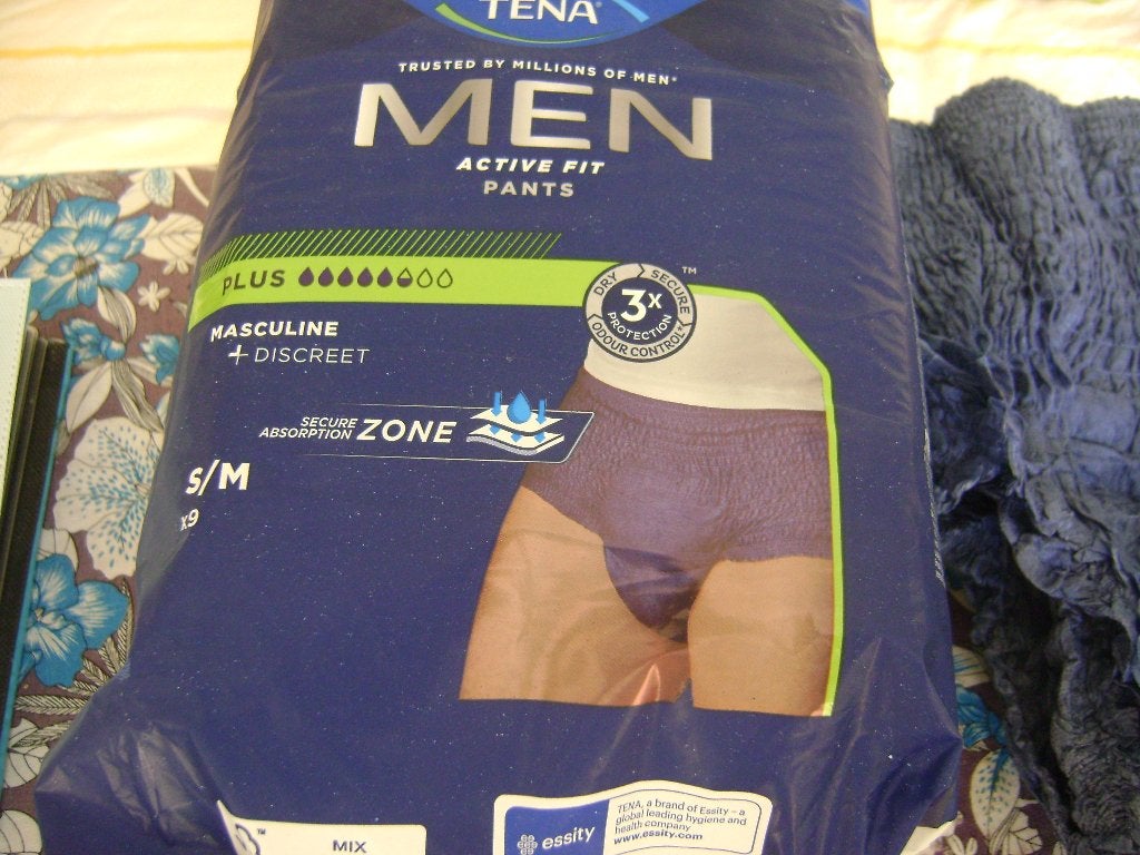 9  luierbroekjes men tena s/m nieuw in verpakking, Diversen, Ophalen of Verzenden, Nieuw