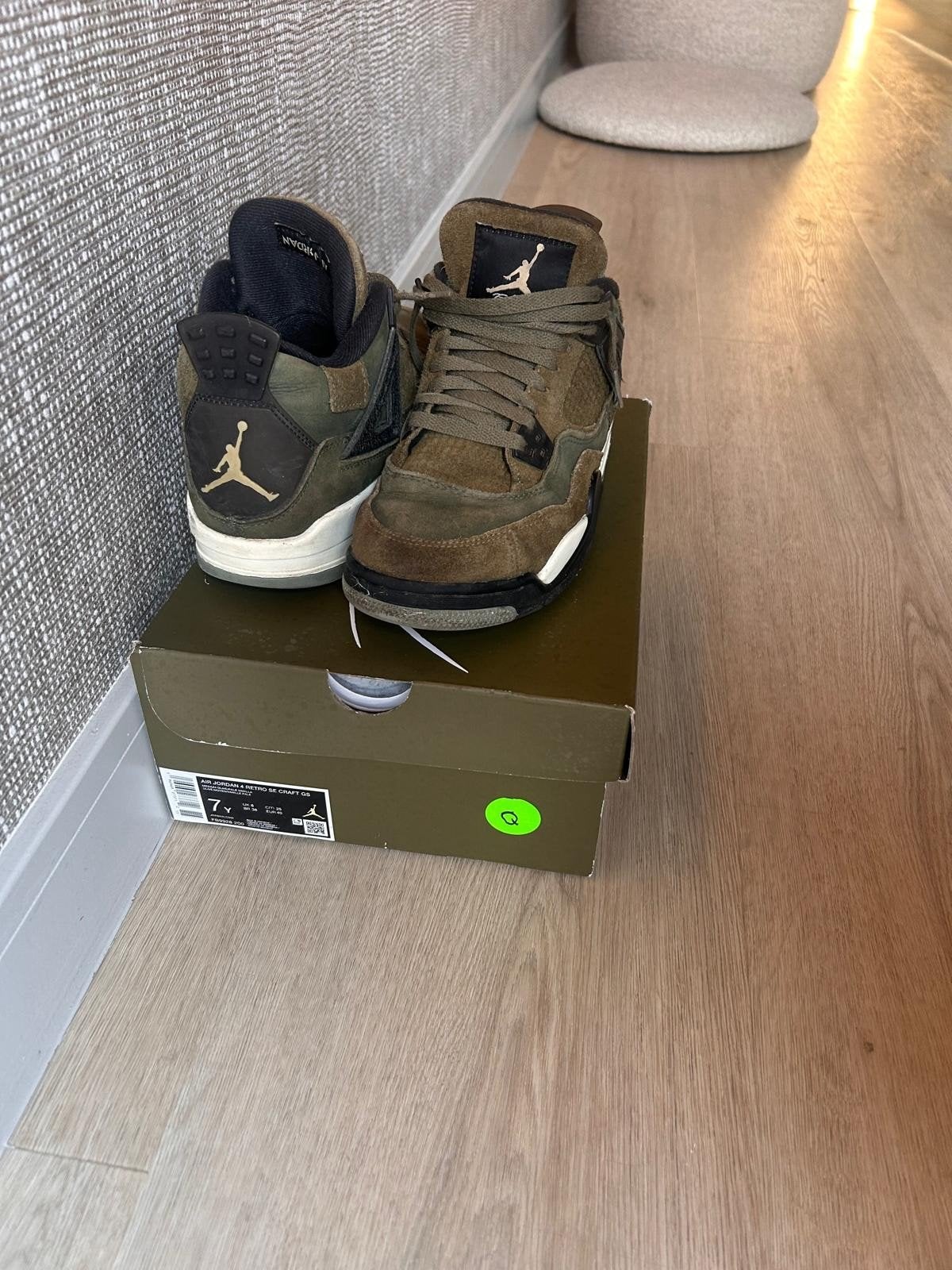 Air Jordan 4 Retro SE Craft GS Medium Olive Maat 40, Kleding | Heren, Schoenen, Ophalen of Verzenden, Gedragen