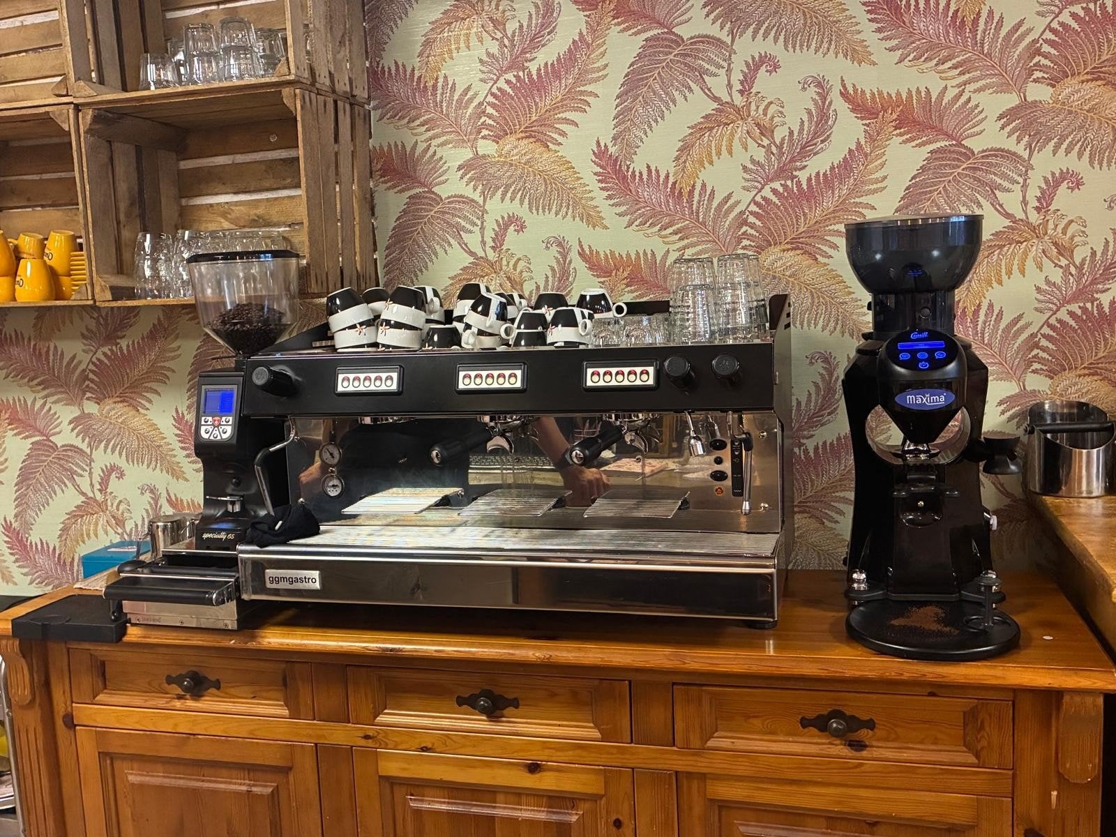 Professionele GGMgastro Espressomachine met Maxima molen, Ophalen, Gebruikt, Koffie en Espresso
