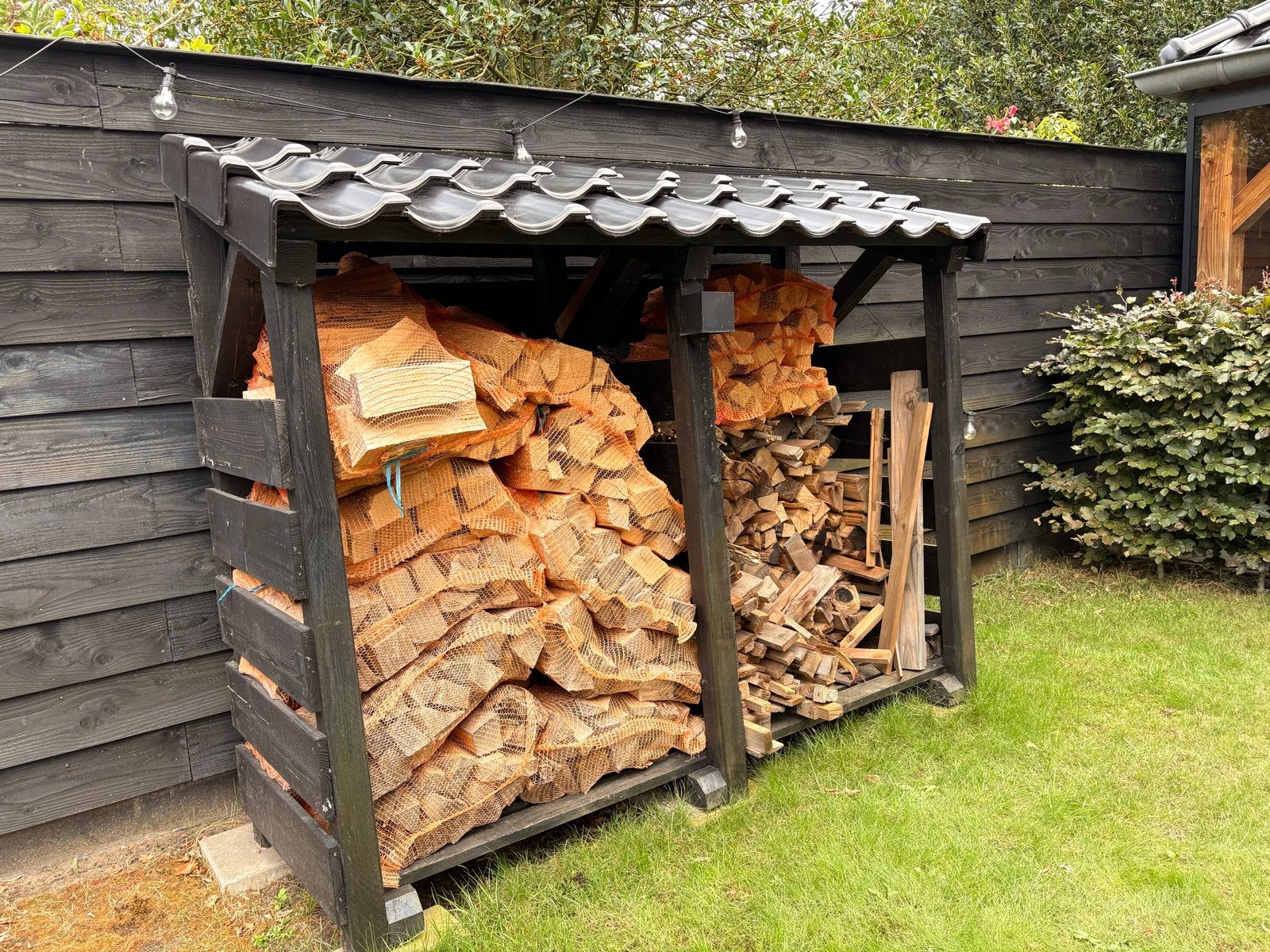 Houten haardhoutopslag met dakpannen, Ophalen, Gebruikt, Hout, Overige typen