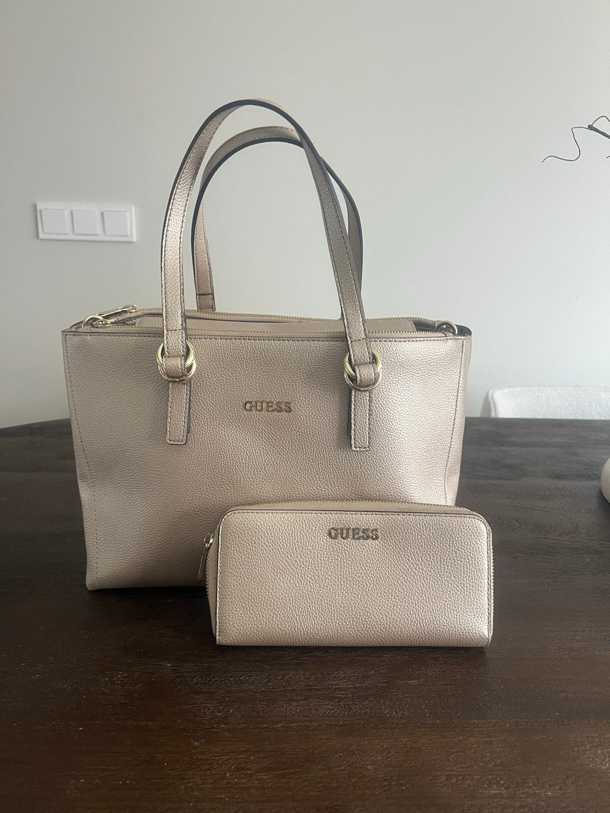 Guess Handtas met bijpassende portemonnee, Sieraden, Tassen en Uiterlijk, Ophalen of Verzenden, Zo goed als nieuw, Overige kleuren