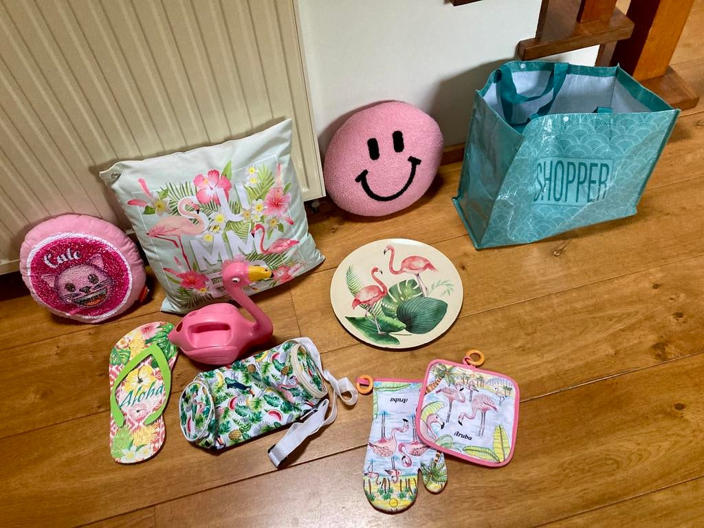 Tas met roze (flamengo) zomer spulletjes, Ophalen, Zo goed als nieuw, Versiering