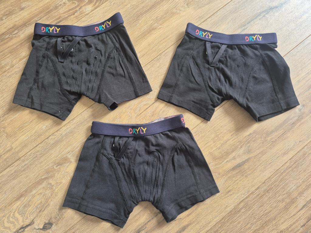 Dryly boxershorts voor plaswekker maat 110/116, Kinderen en Baby's, Kinderkleding | Maat 110, Nacht- of Onderkleding, Gebruikt