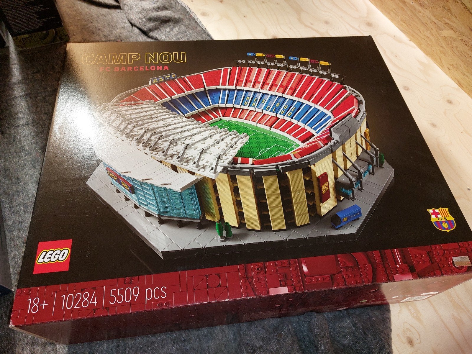 LEGO Creator Expert Camp Nou - FC Barcelona (10284), Ophalen of Verzenden
