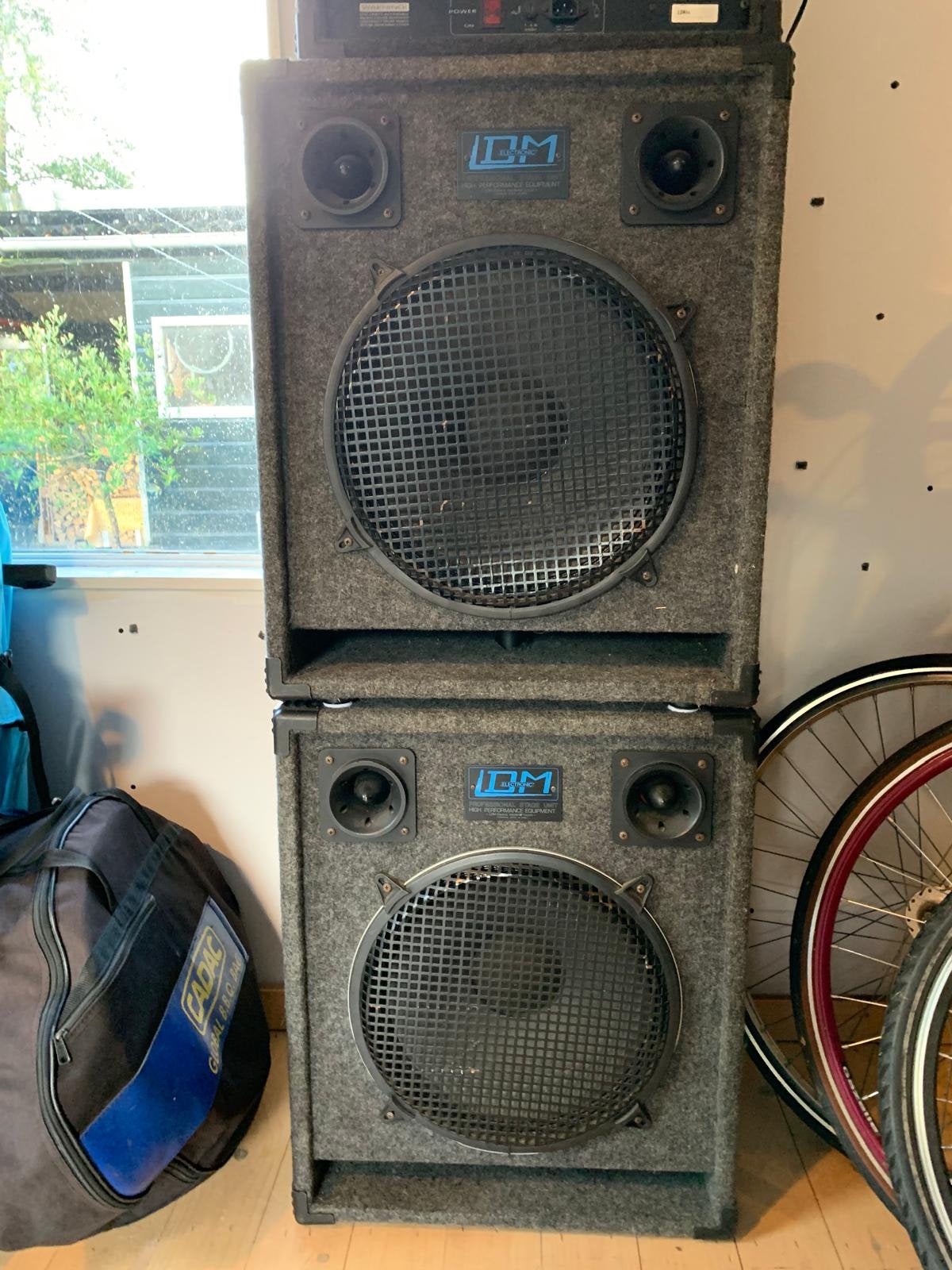 Complete LDM PA set – SMX-8 powermixer + 2 grote speakers, Ophalen, Zo goed als nieuw, Minder dan 500 watt