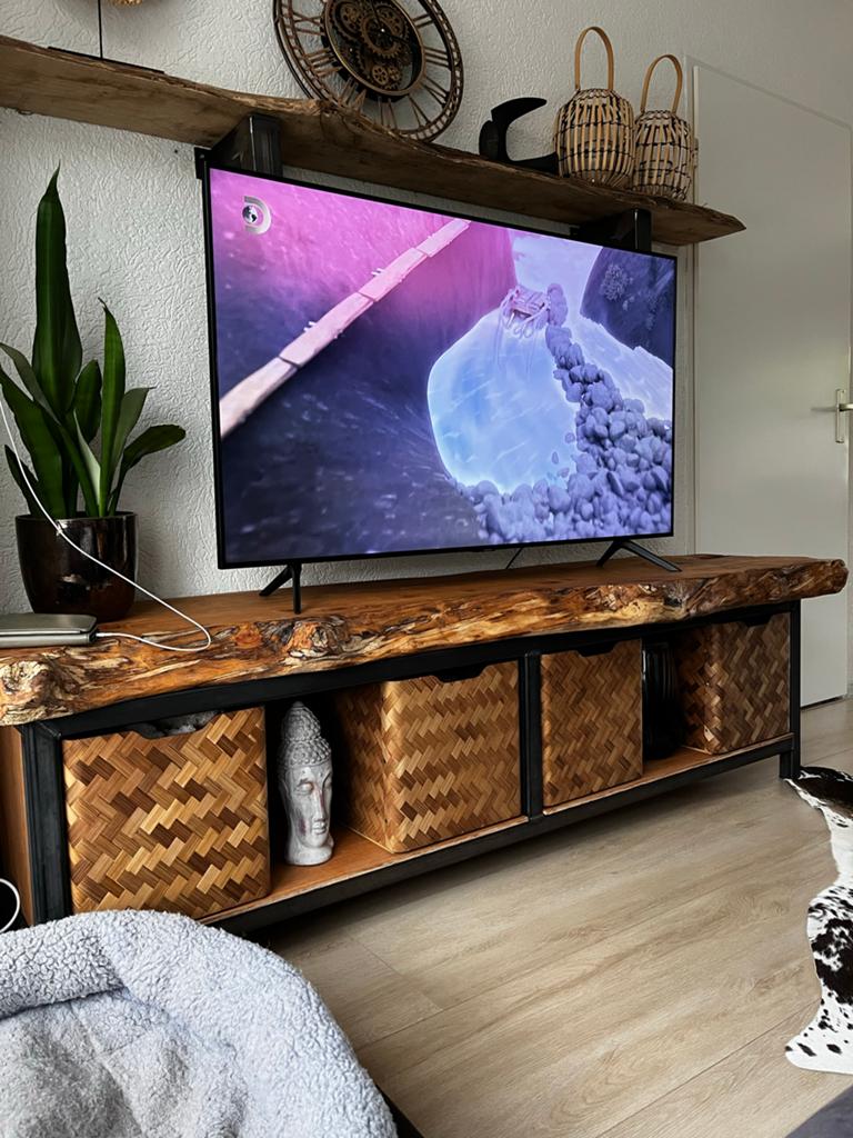 Industrieel TV meubel met eiken boomstamblad en bakken, Ophalen, Gebruikt, 150 tot 200 cm, Eikenhout