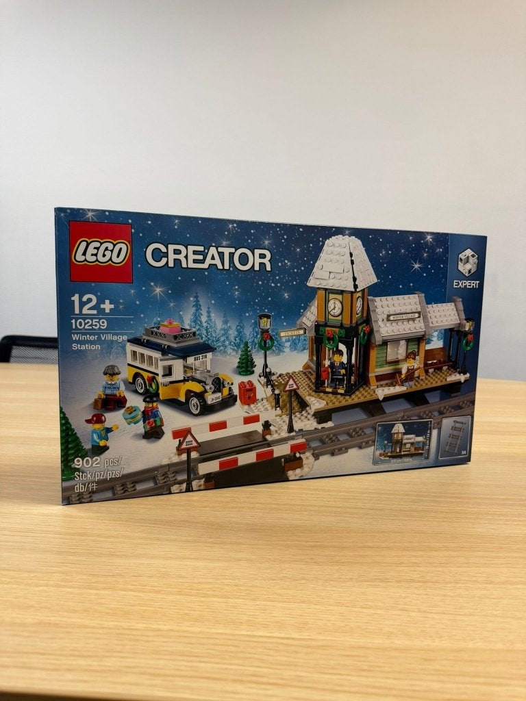 LEGO Winter Village Station - 10259 Nieuw in doos, Lego, Nieuw, Ophalen of Verzenden, Compleet